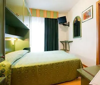 Hotel Polo 2*