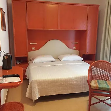 Polo Hotel 2*